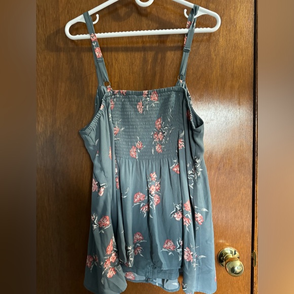 Gray Torrid Tank Top Size 1 - Picture 2 of 4